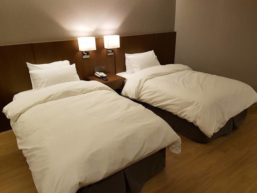 J Square Hotel And Wedding Jinju Esterno foto
