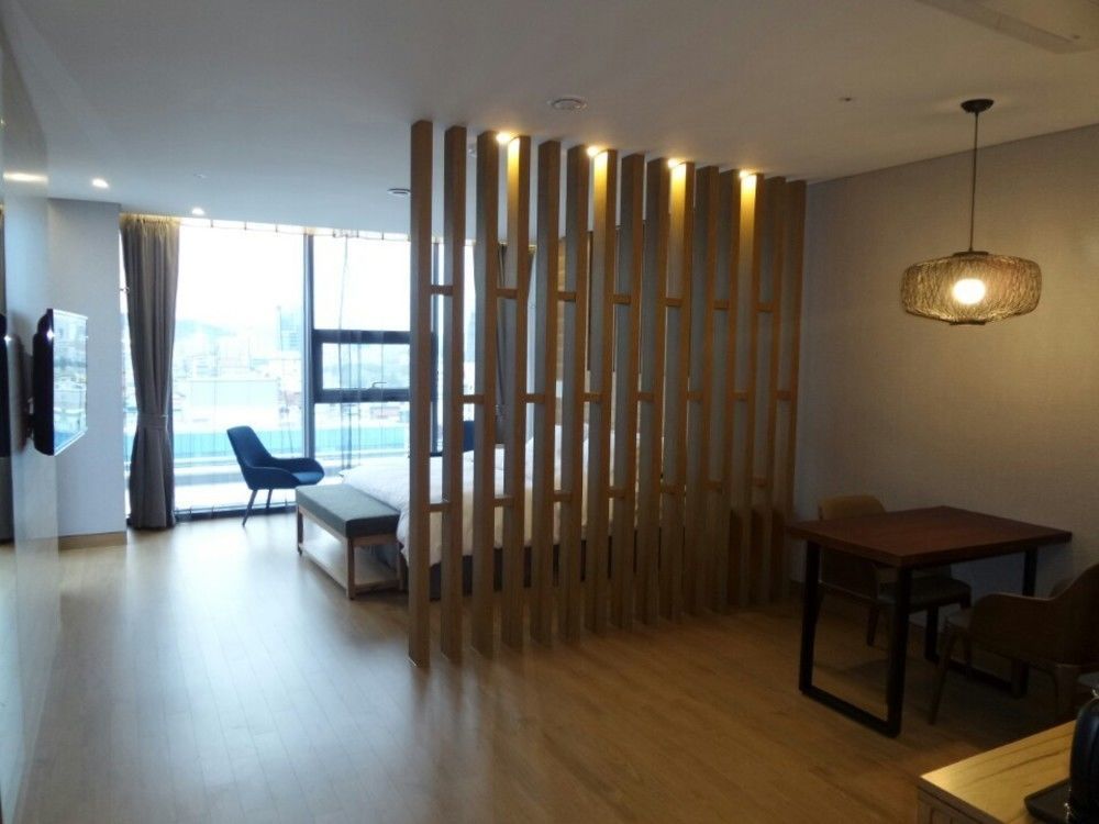 J Square Hotel And Wedding Jinju Esterno foto