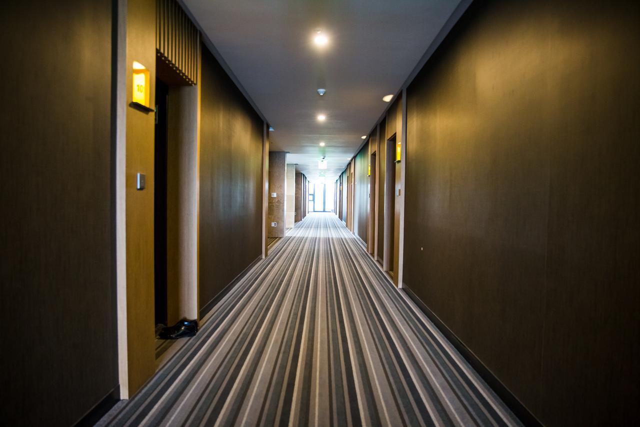 J Square Hotel And Wedding Jinju Esterno foto
